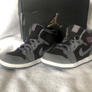 Kids Jordan 1 retro high GT size 9c
